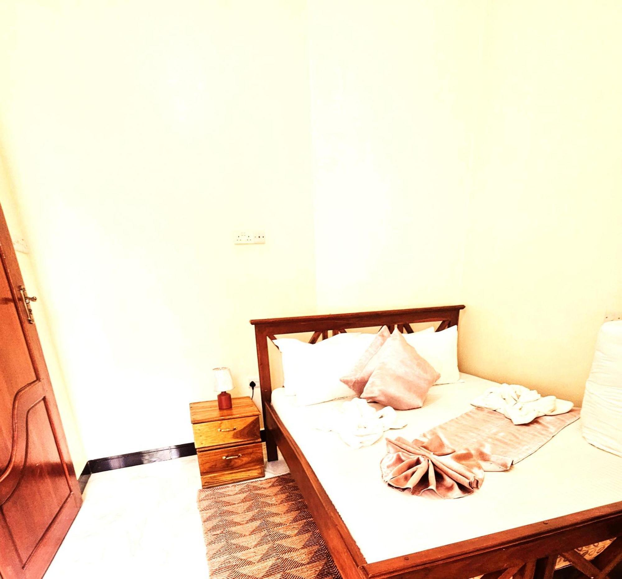 Safi House Bed and Breakfast Boma la Ngombe Buitenkant foto