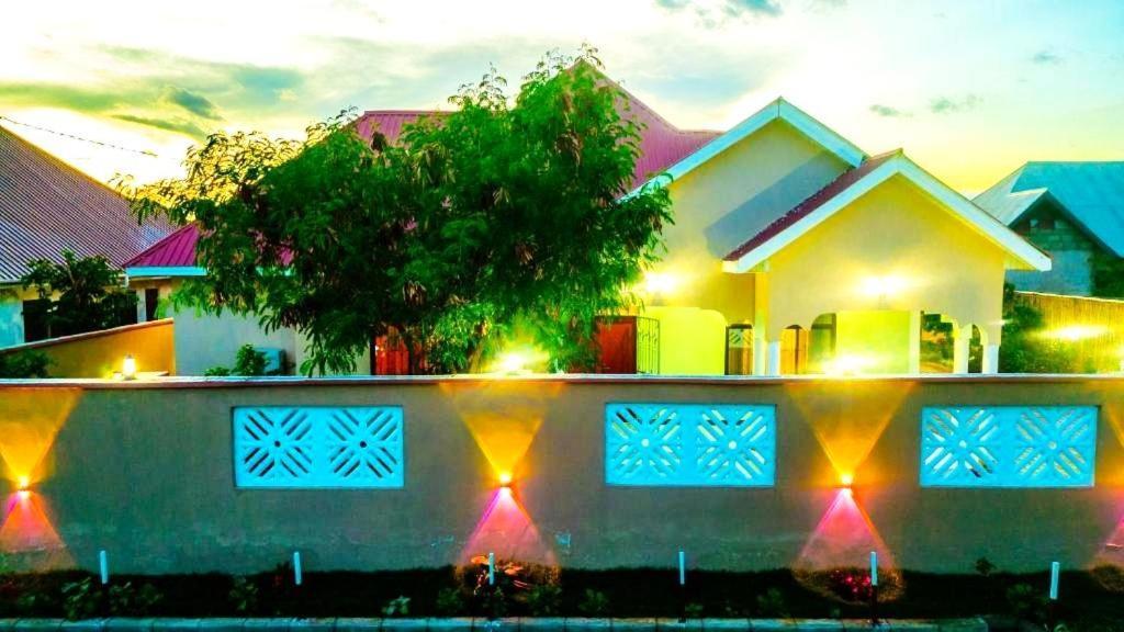Safi House Bed and Breakfast Boma la Ngombe Buitenkant foto