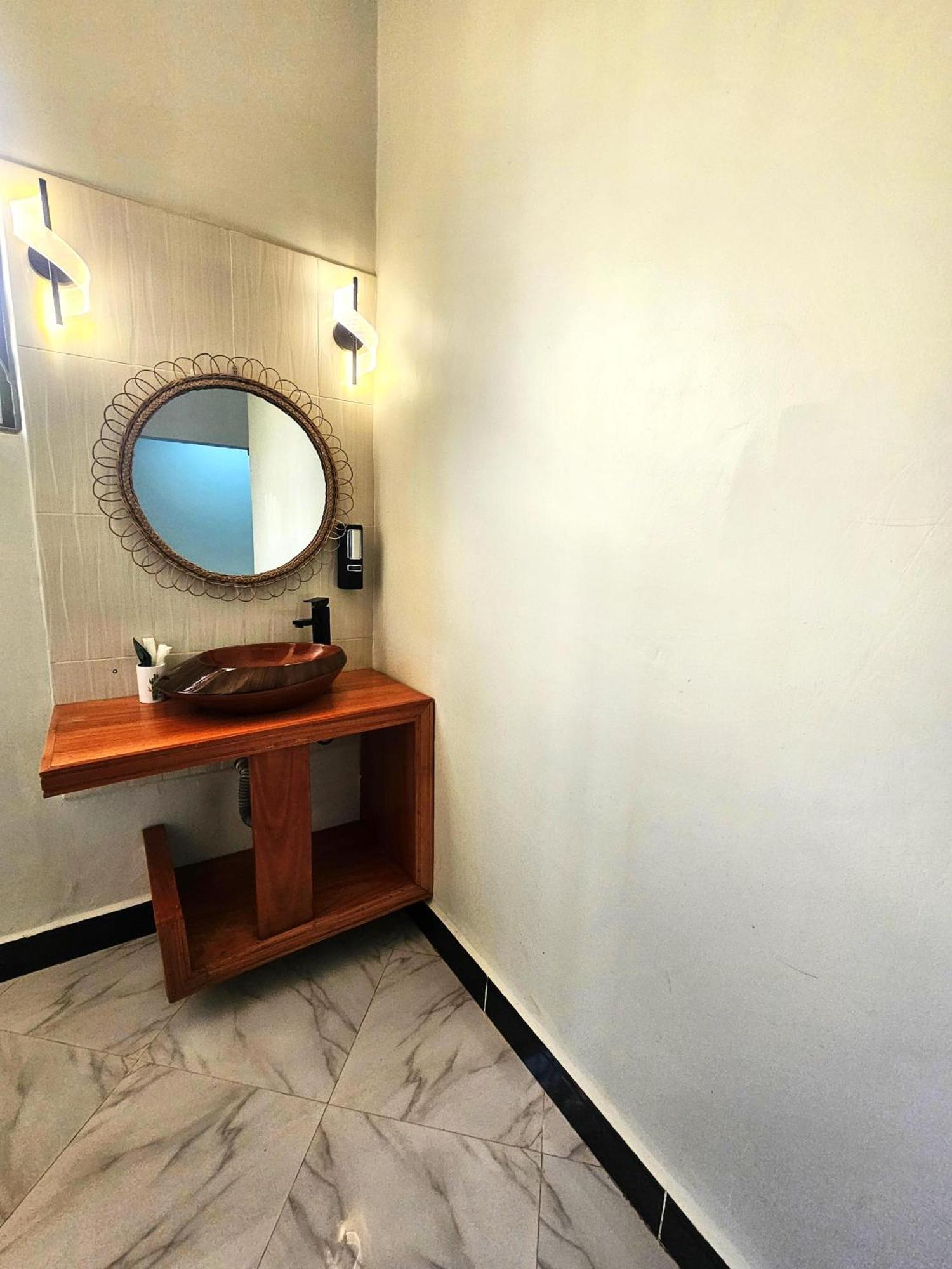 Safi House Bed and Breakfast Boma la Ngombe Buitenkant foto