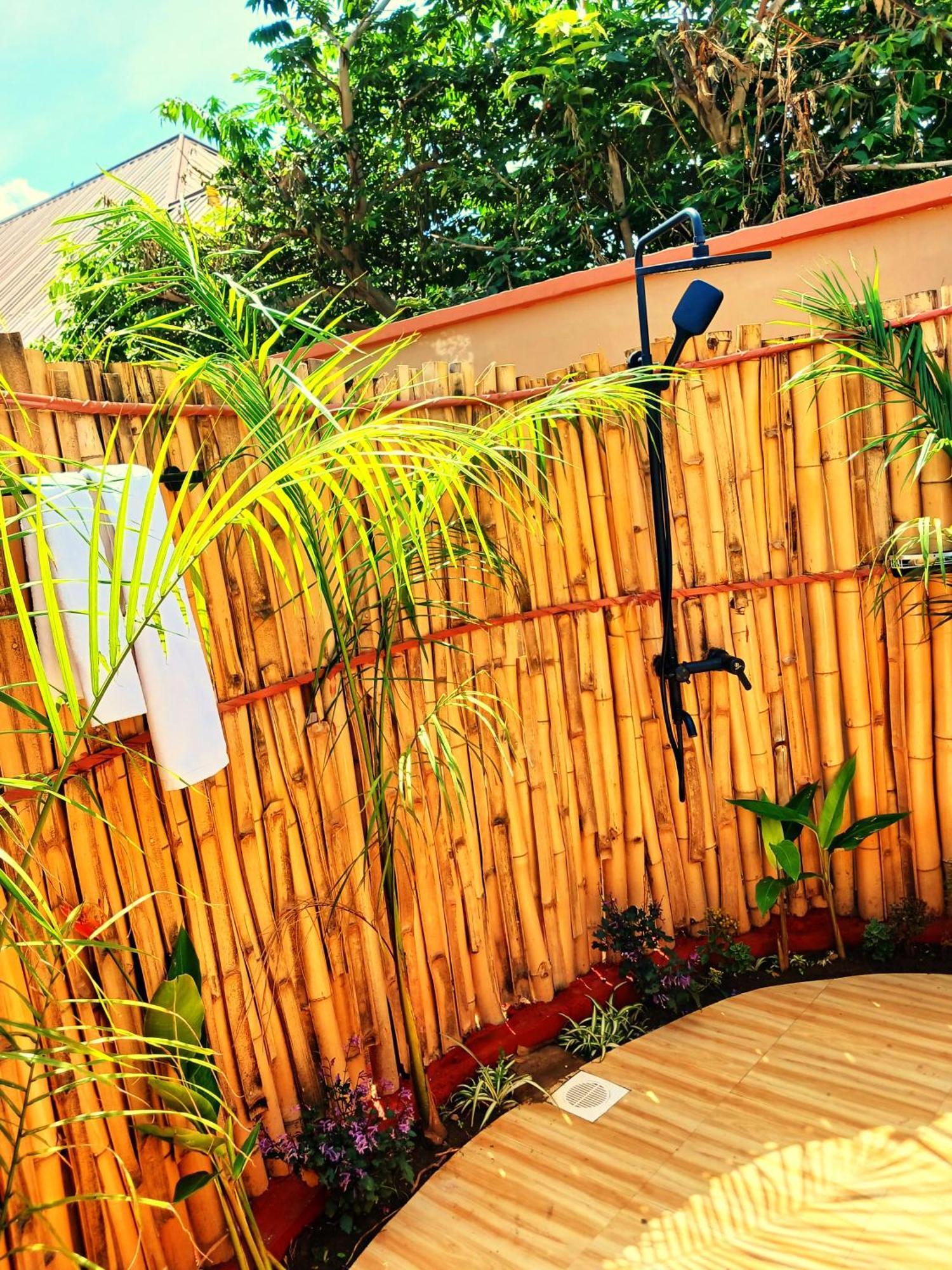 Safi House Bed and Breakfast Boma la Ngombe Buitenkant foto
