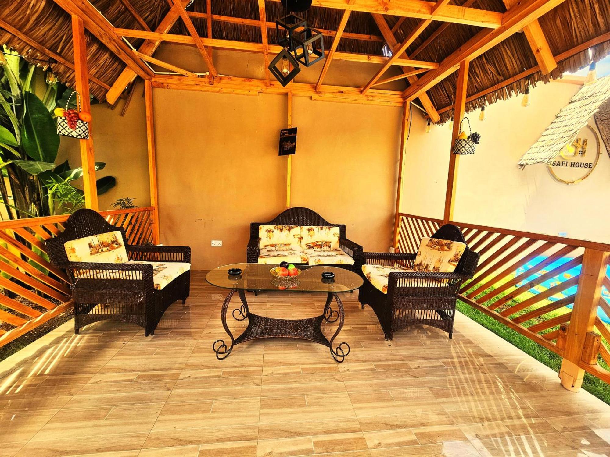 Safi House Bed and Breakfast Boma la Ngombe Buitenkant foto